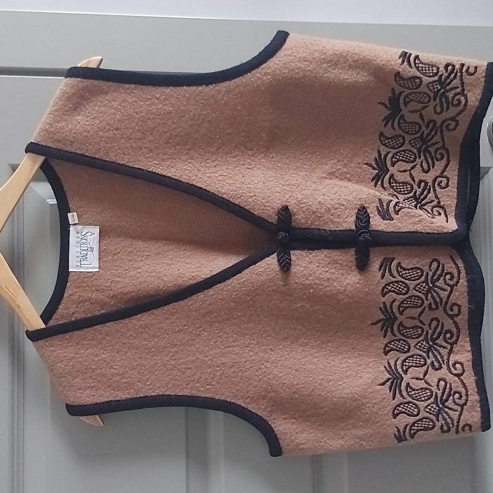 Northern Traditions 100% wool vest size Large
